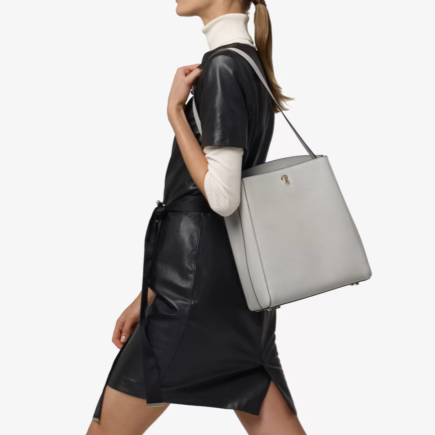 Brera shoulder bag | Valextra Clearance